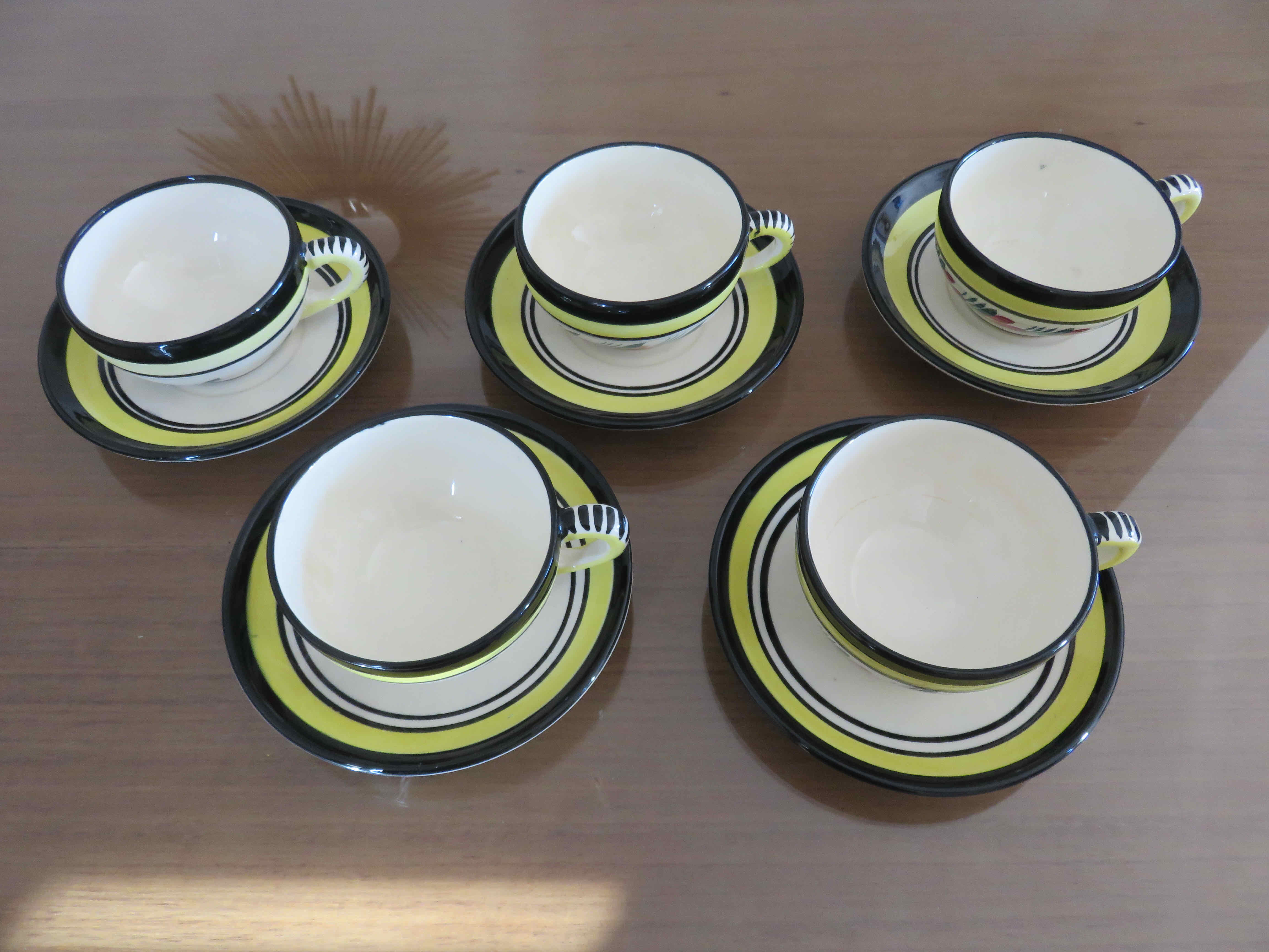 Set of 5 cups and 5 under cups Henriot Quimper