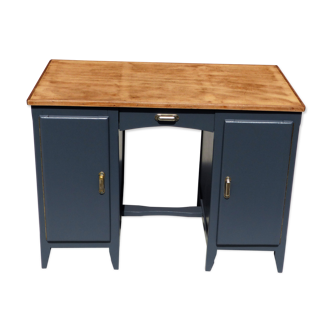 Double sided desk