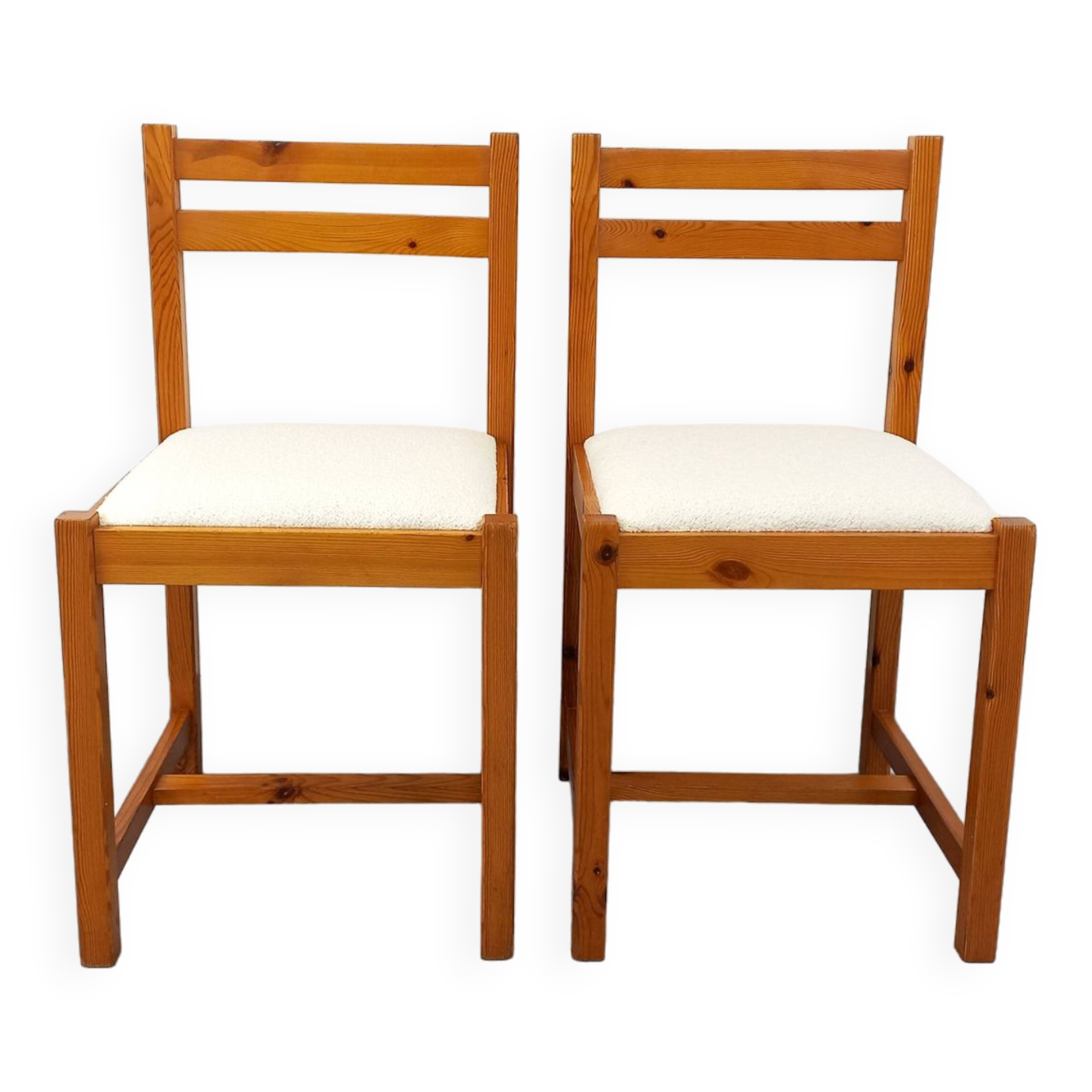 Pair of vintage chairs in pine and white terry fabric from the 70s
