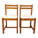 Pair of vintage chairs in pine and white terry fabric from the 70s
