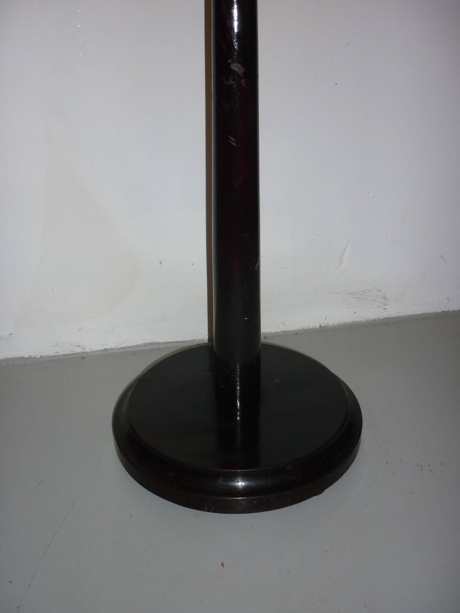 Par-fumee wooden ashtray on stand
