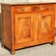 Ancien buffet de famille très élégant en noyer