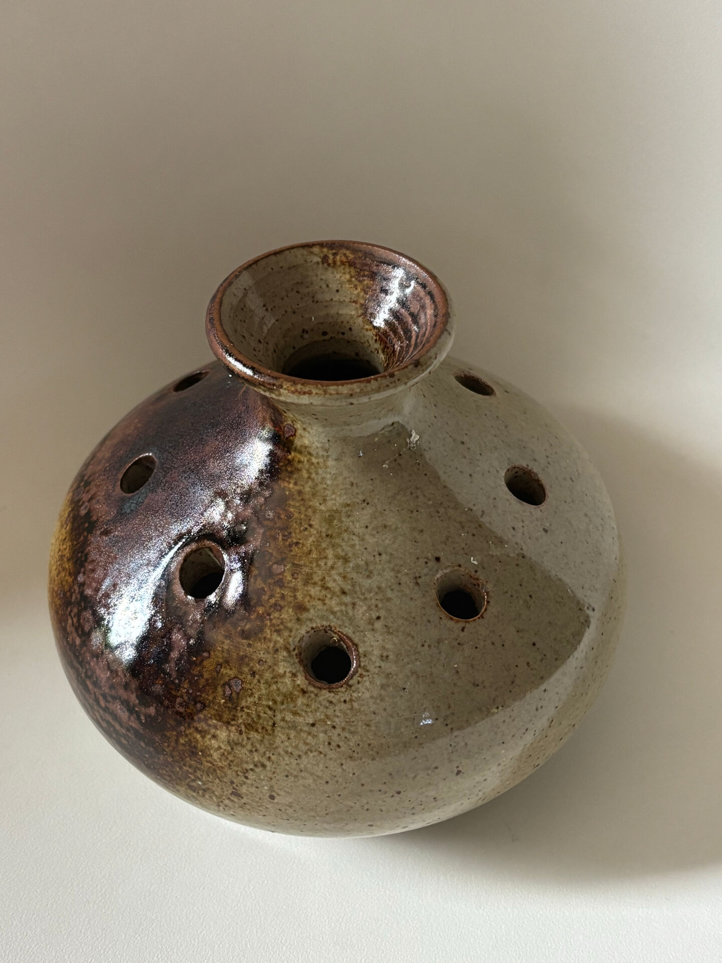Stoneware flower vase