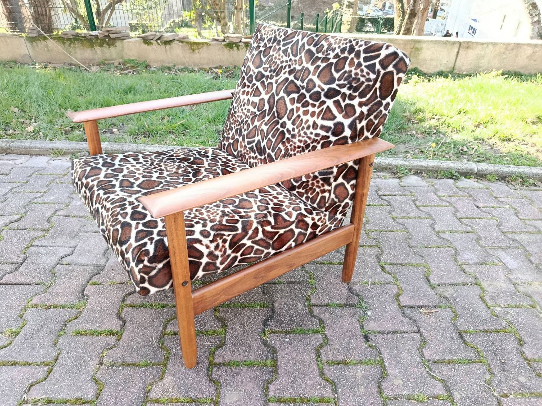 Scandinavian armchair Gérard Guermonprez