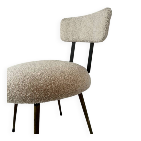 Siège bas en métal et tissu bouclette blanc