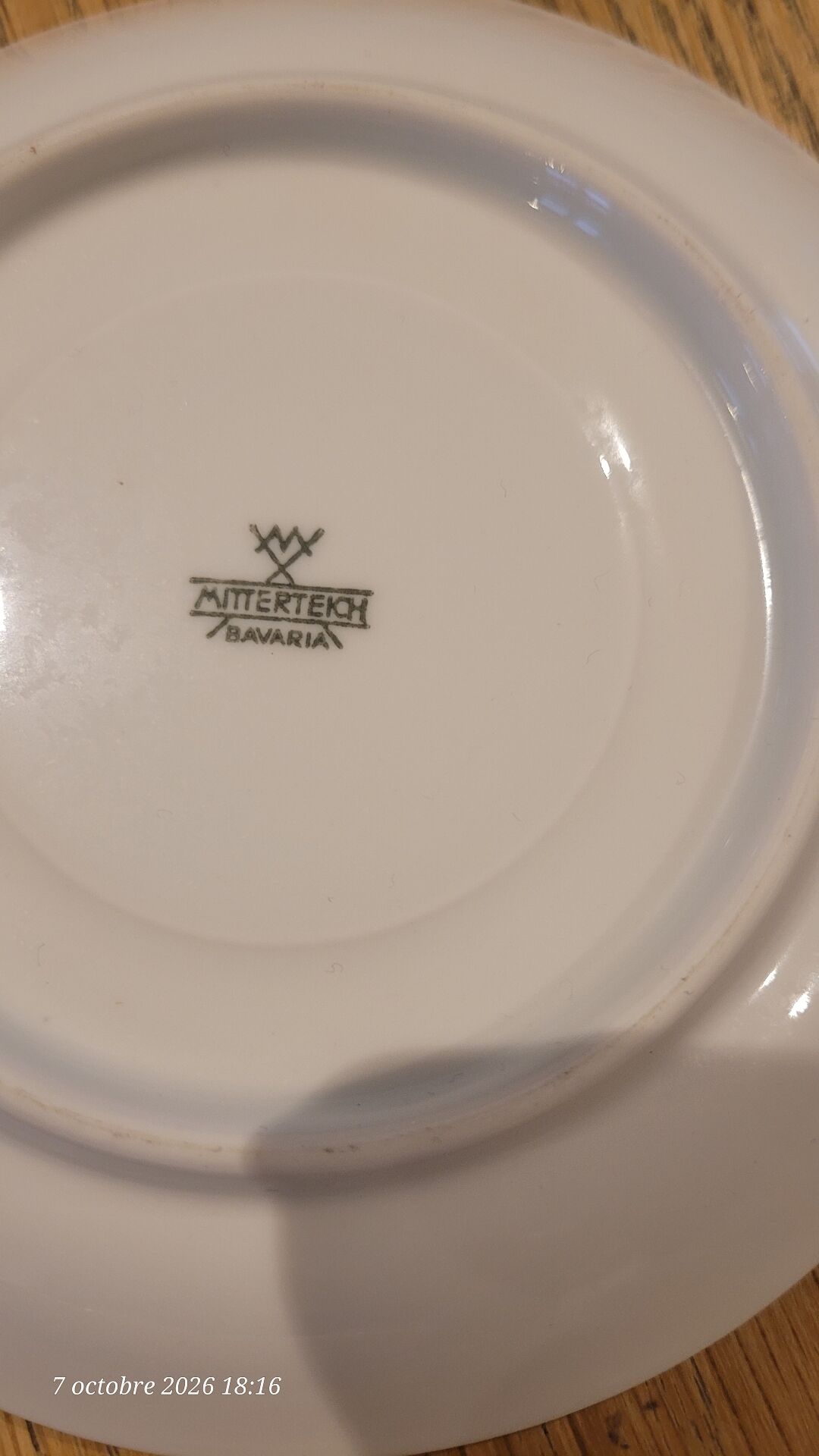 4 vintage coffee cups and their saucers