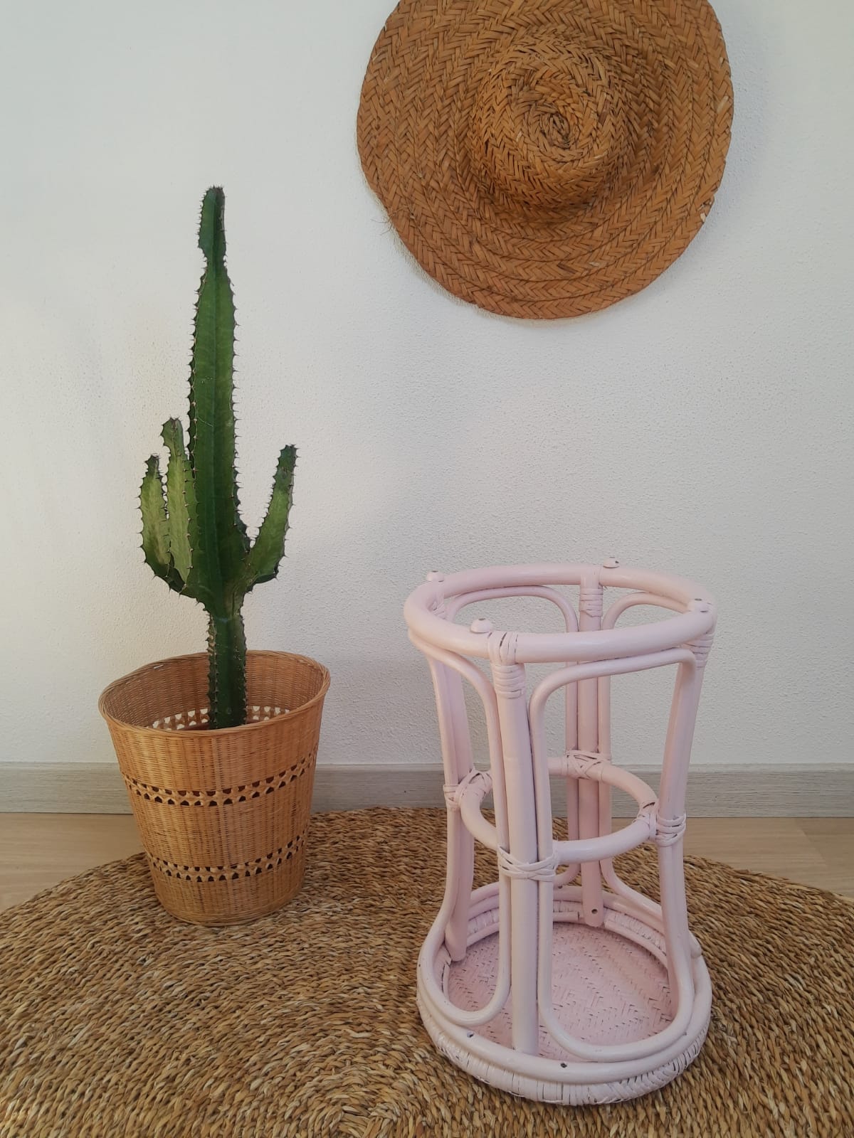 Vintage powder pink rattan stool