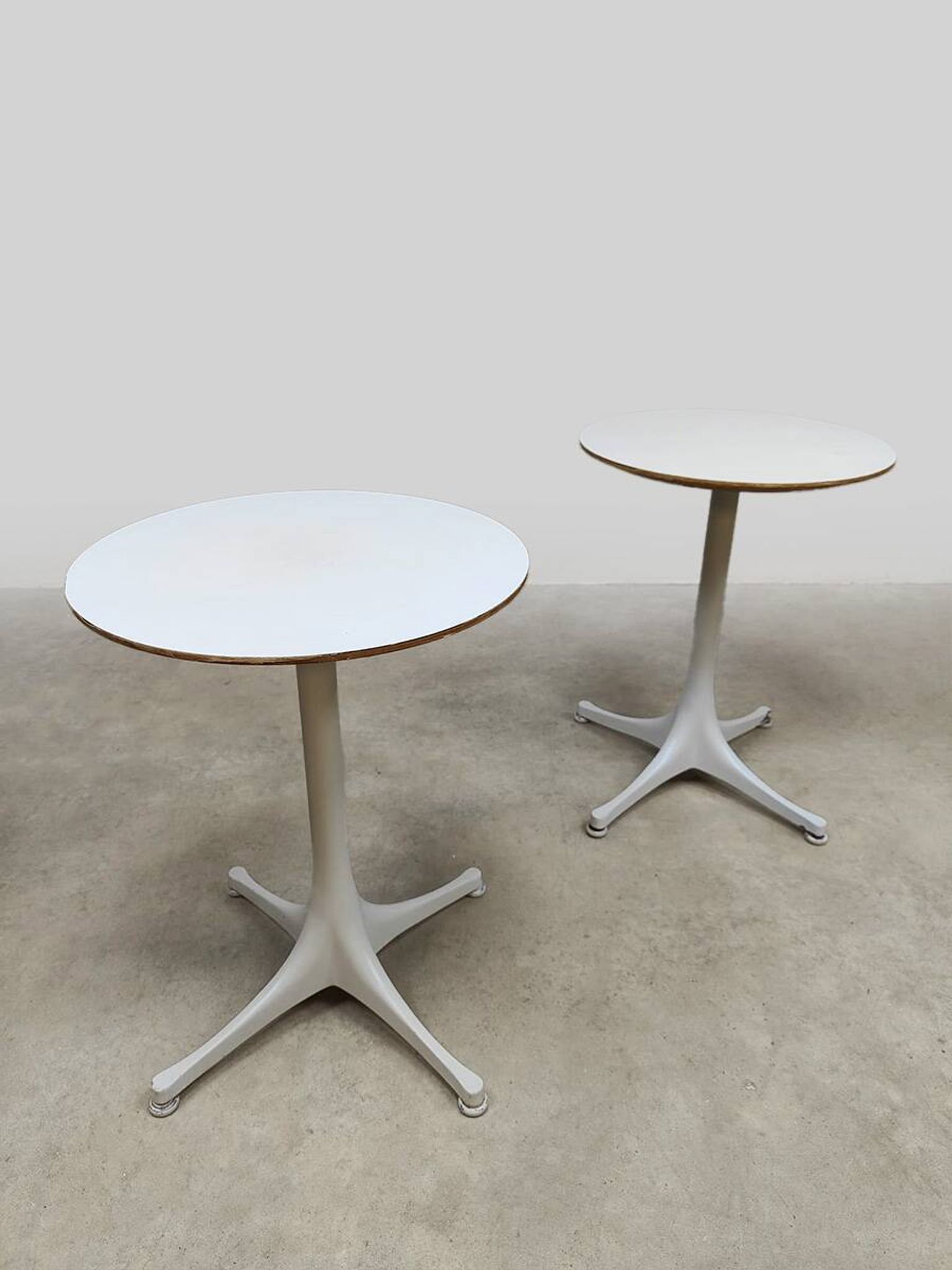 Tables d'appoint vintage design swag George Nelson pour Herman Miller