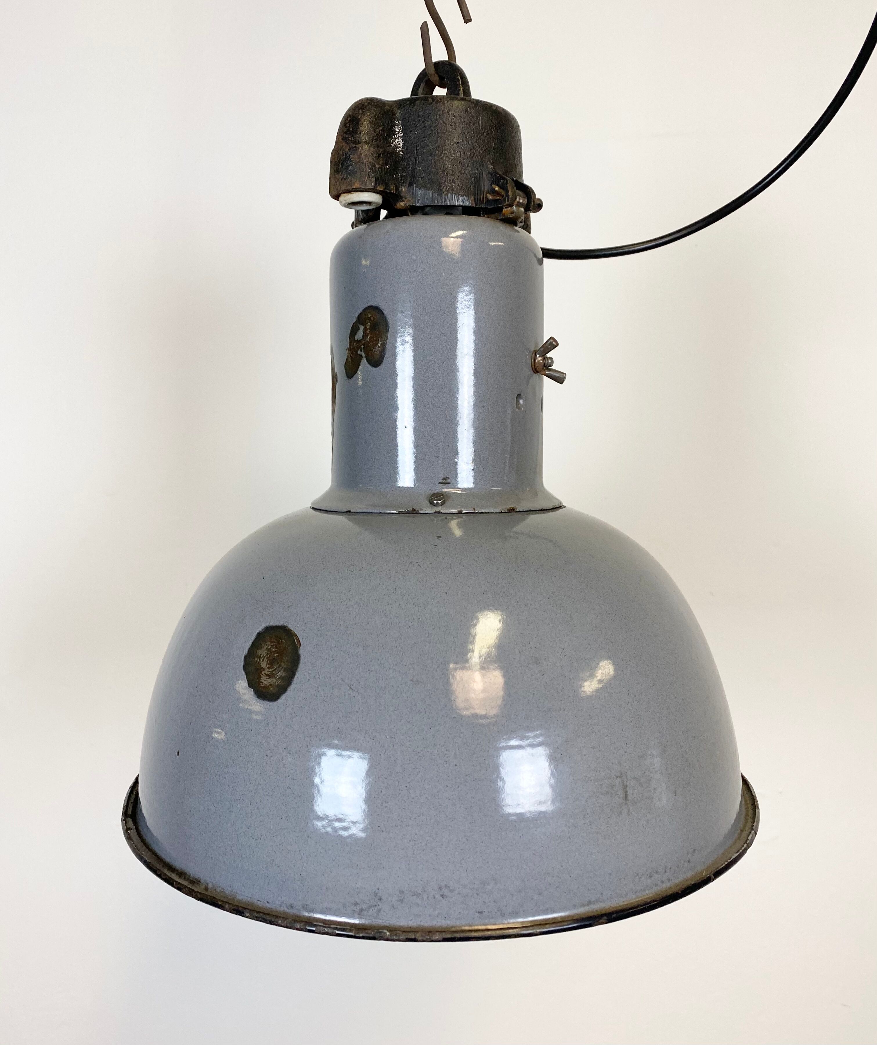 Industrial grey enamel hanging bauhaus lamp, 1930s