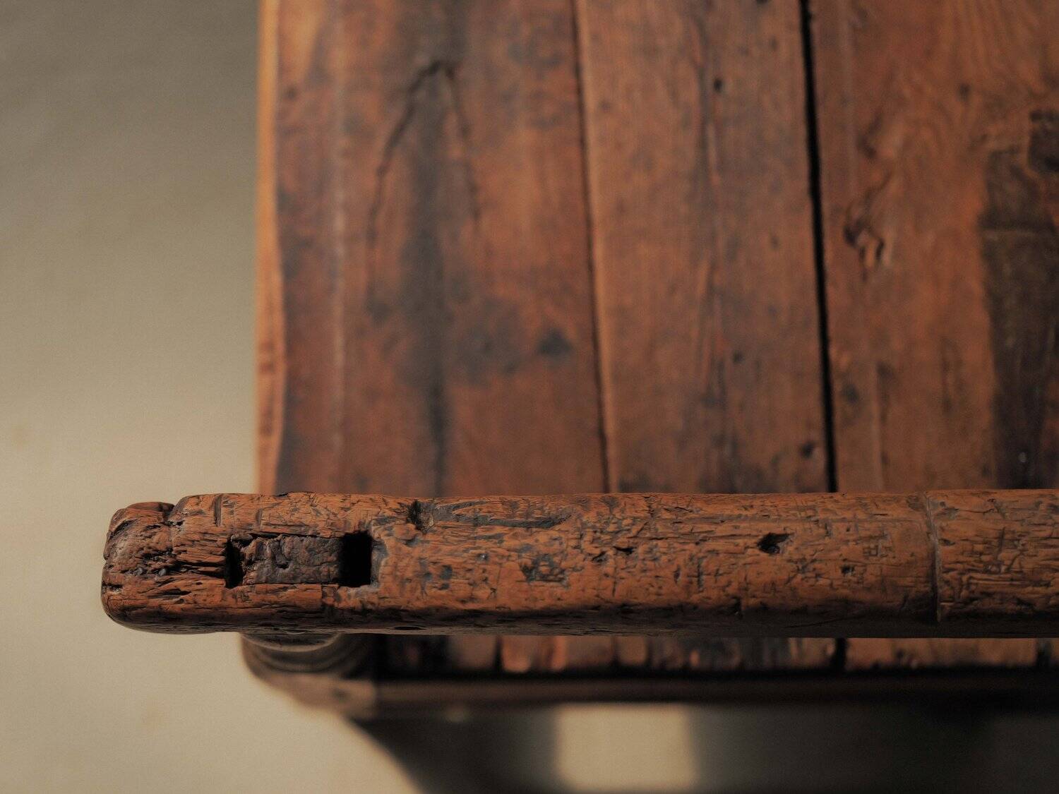 Alpine armchair in larch, 18th century