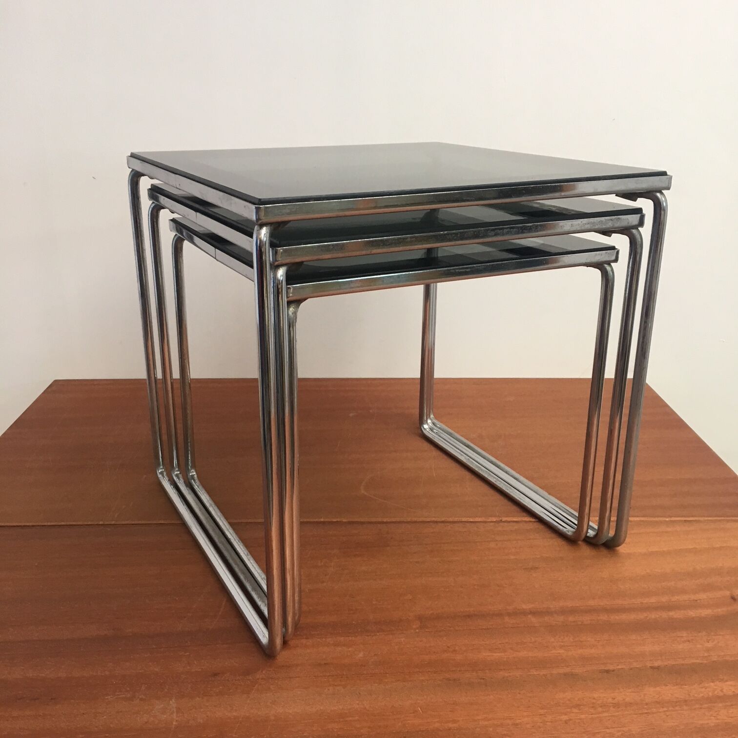 Tables pull-out 70 years