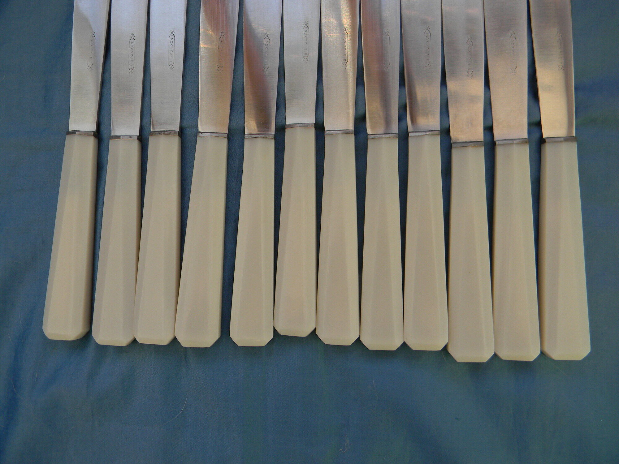 Lot de 12 couteaux vintage lame inox