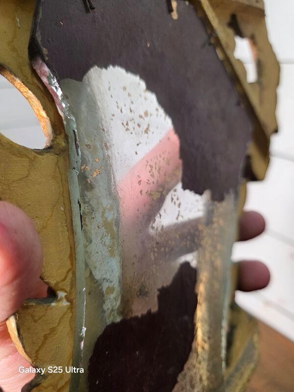 Miroir Italien en bois doré a la feuille du XVIIIe