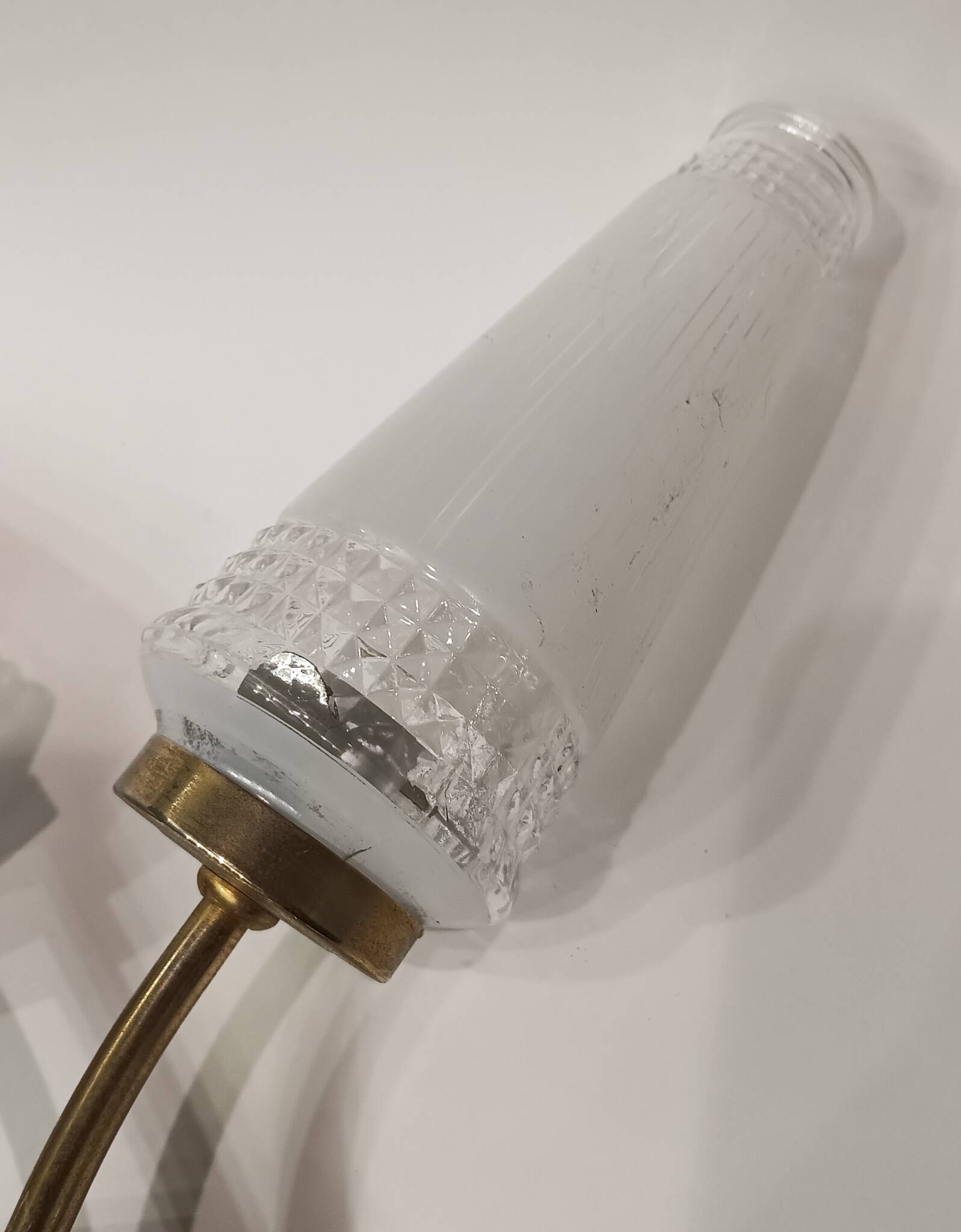 Wall lamp with 2 branches L 30 cm - H 30 cm - Size of embossed and white screen-printed glasses: H 15