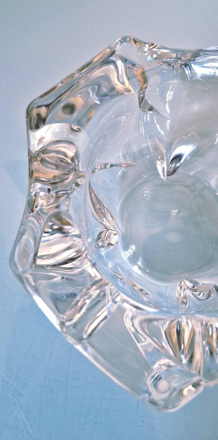 Solid crystal centrepiece signed Daum France