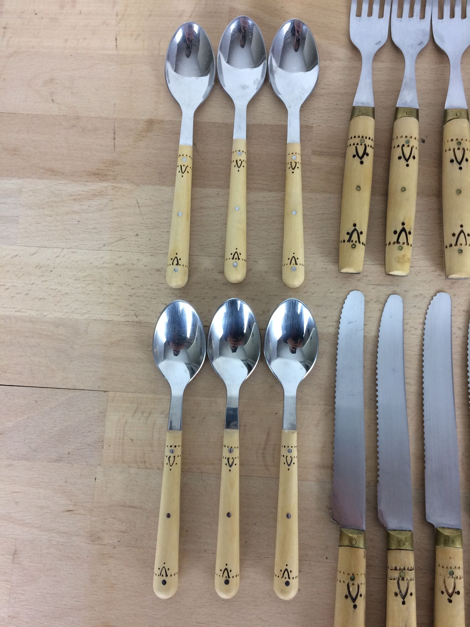 Nontron cutlery 12 knives 12 forks 6 wooden and stainless steel spoons