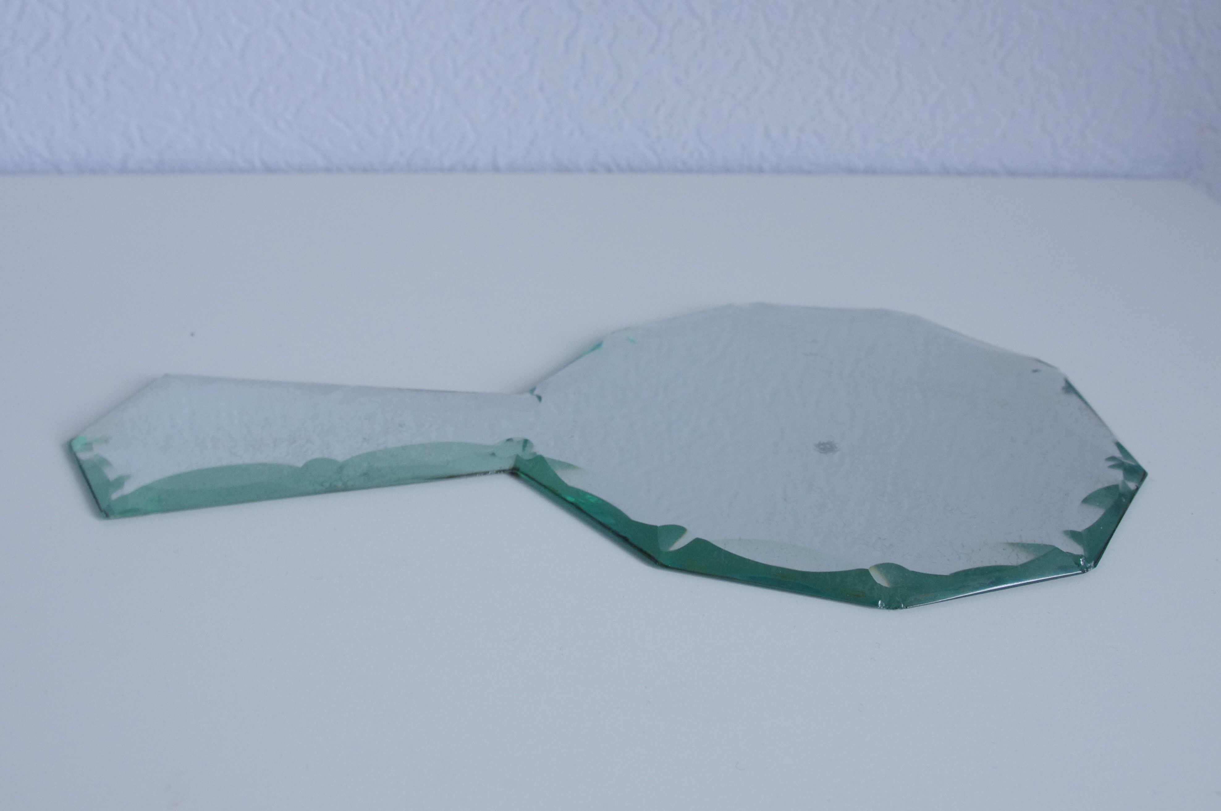 Bevelled hand mirror 26x15cm