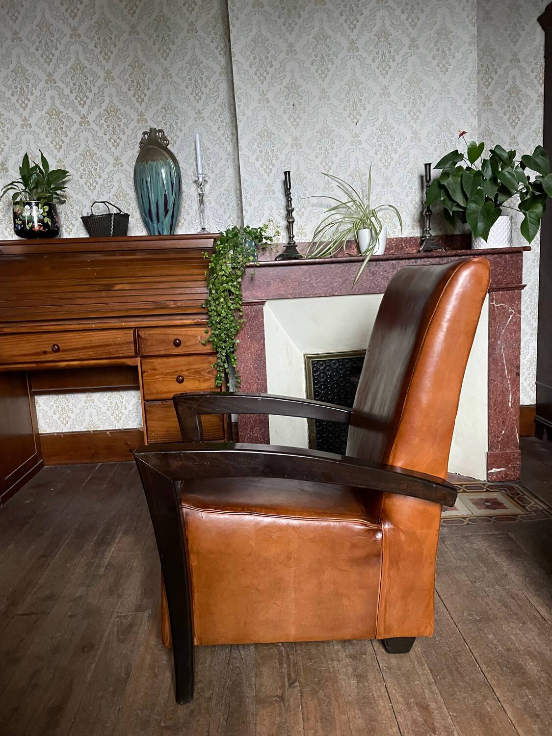 Leather and wood armchair from the 1930s - art deco - brown