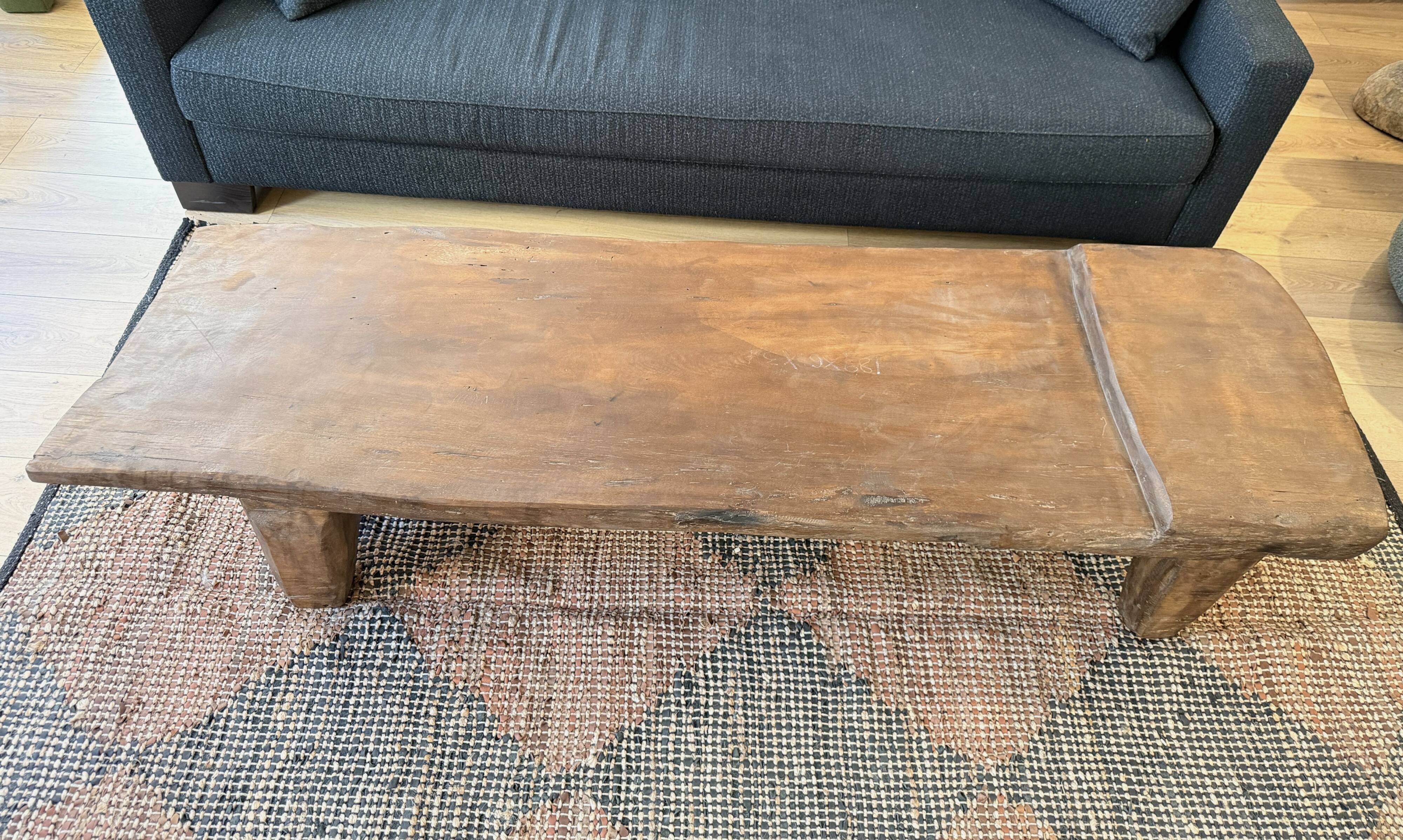 Naga coffee table in solid wood 190X61