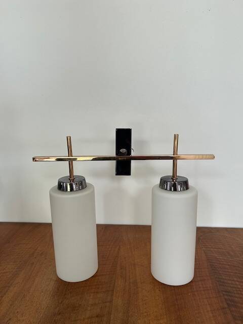 Pair of wall lights in gilded metal and opaline glass