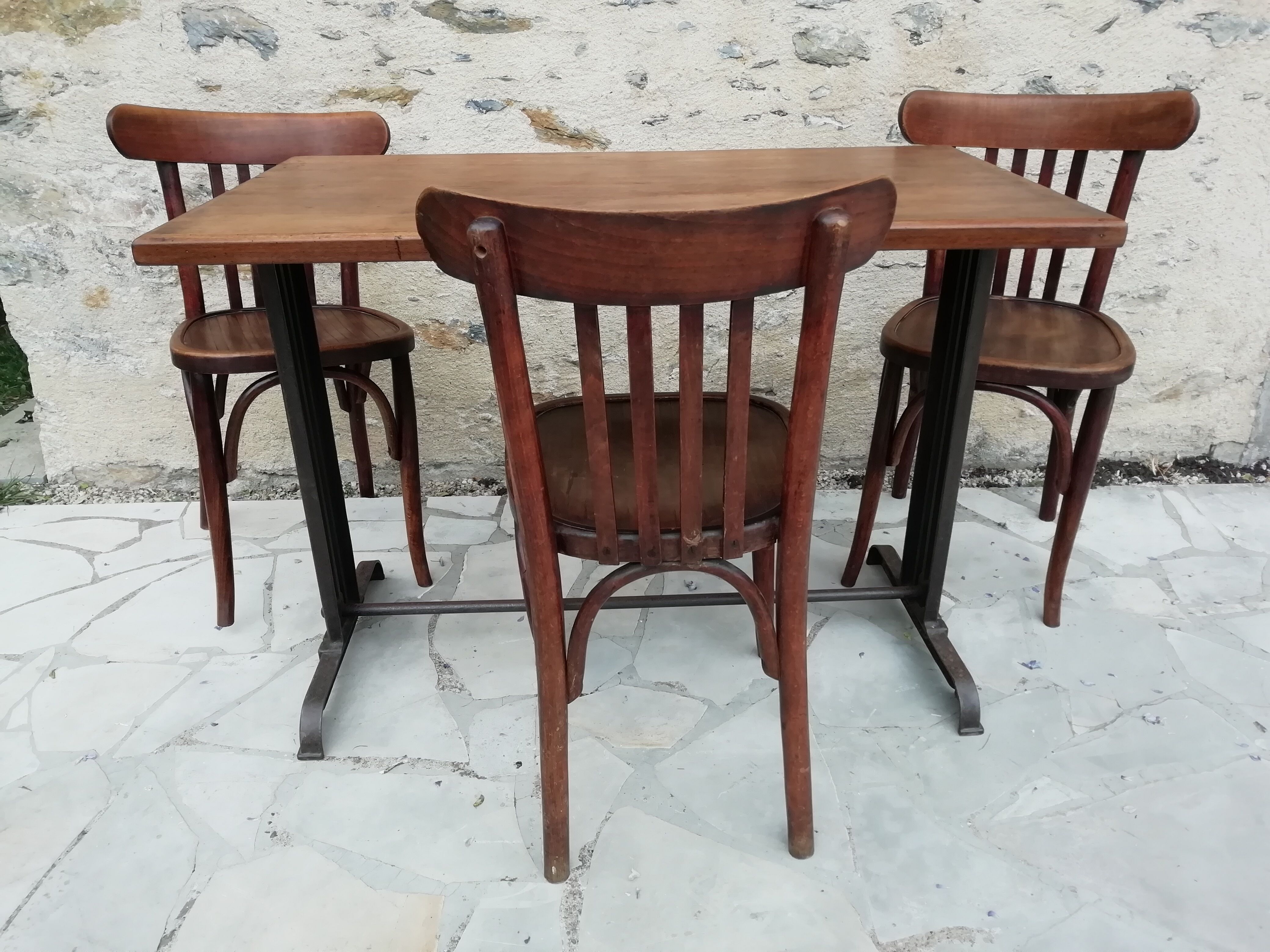 Fischel bistro table and 3 thonet chairs