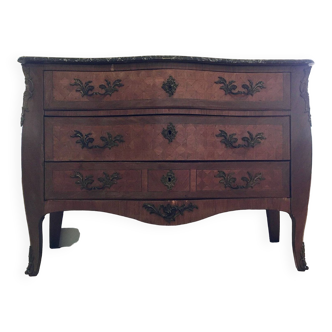 Beautiful curved Louis XV style chest of drawers