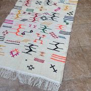 Tapis berbère marocain en laine tissée à la main