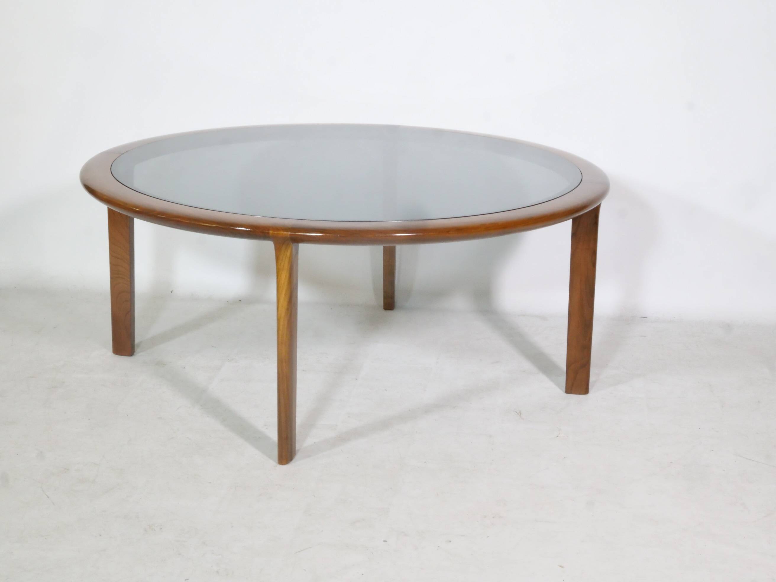 Mid-century design coffee table True vintage table by Knoll, 1960s
