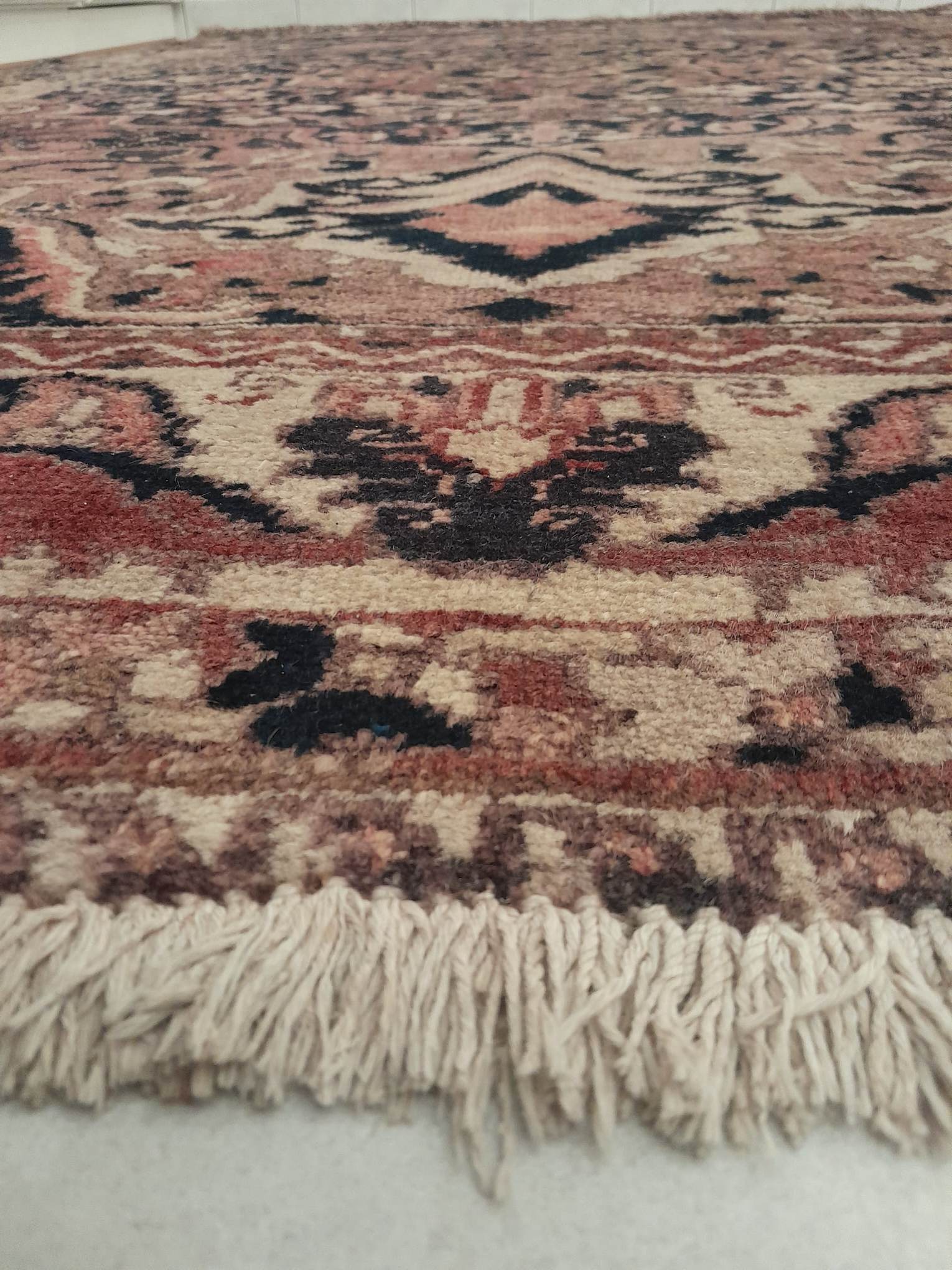 Handmade Persian Bachtiar rug 295x218cm