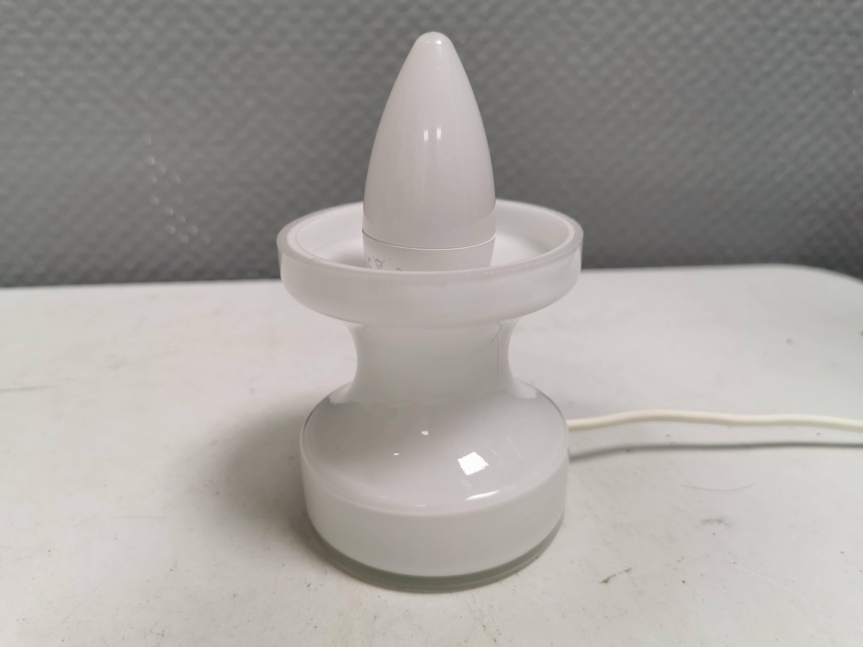 Glass table lamp, Swedish and from the 1980s, two-piece, in red/white glass