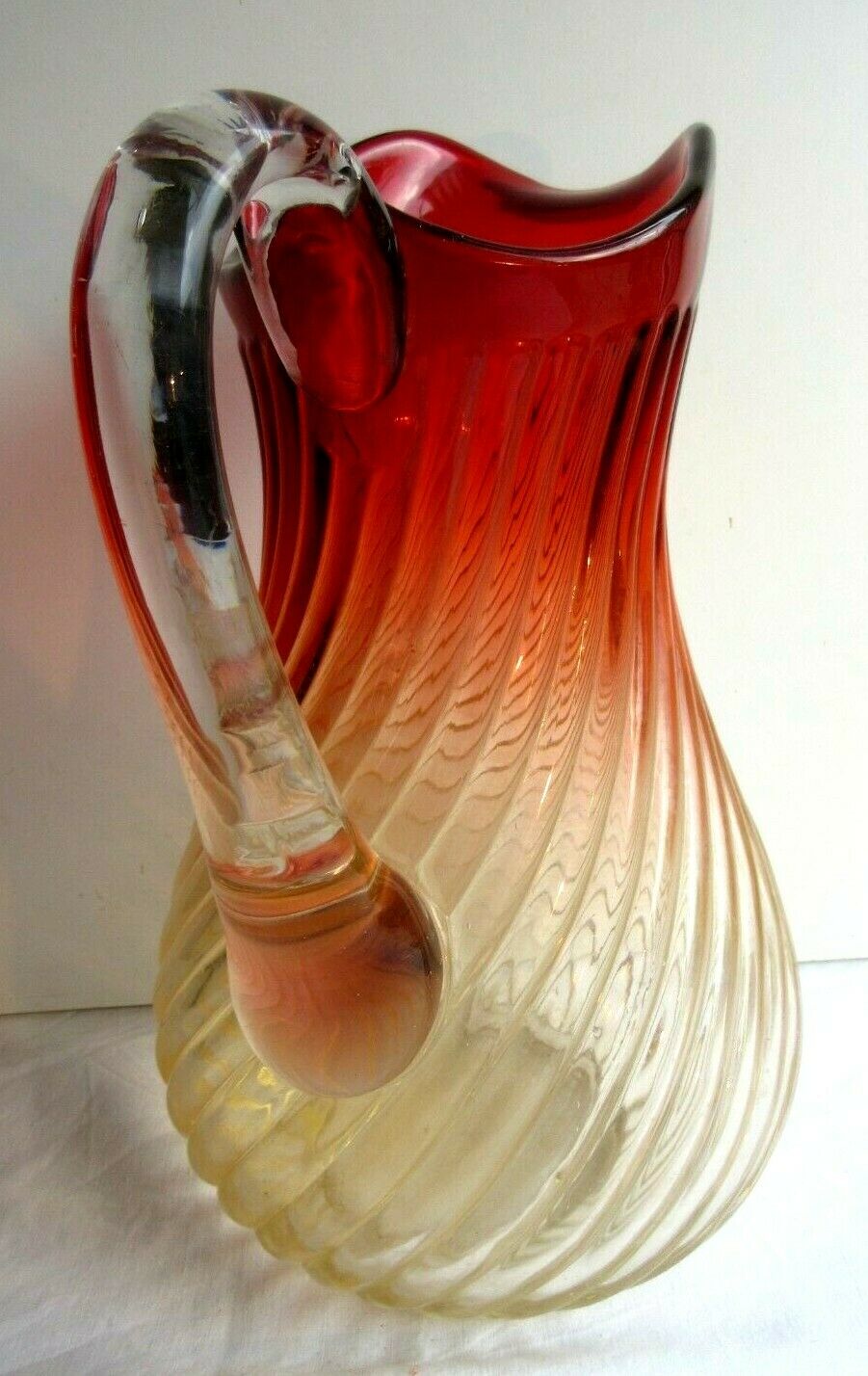 Broc crystal Baccarat red in gradient model Bamboo torso ribs, H 30 cm