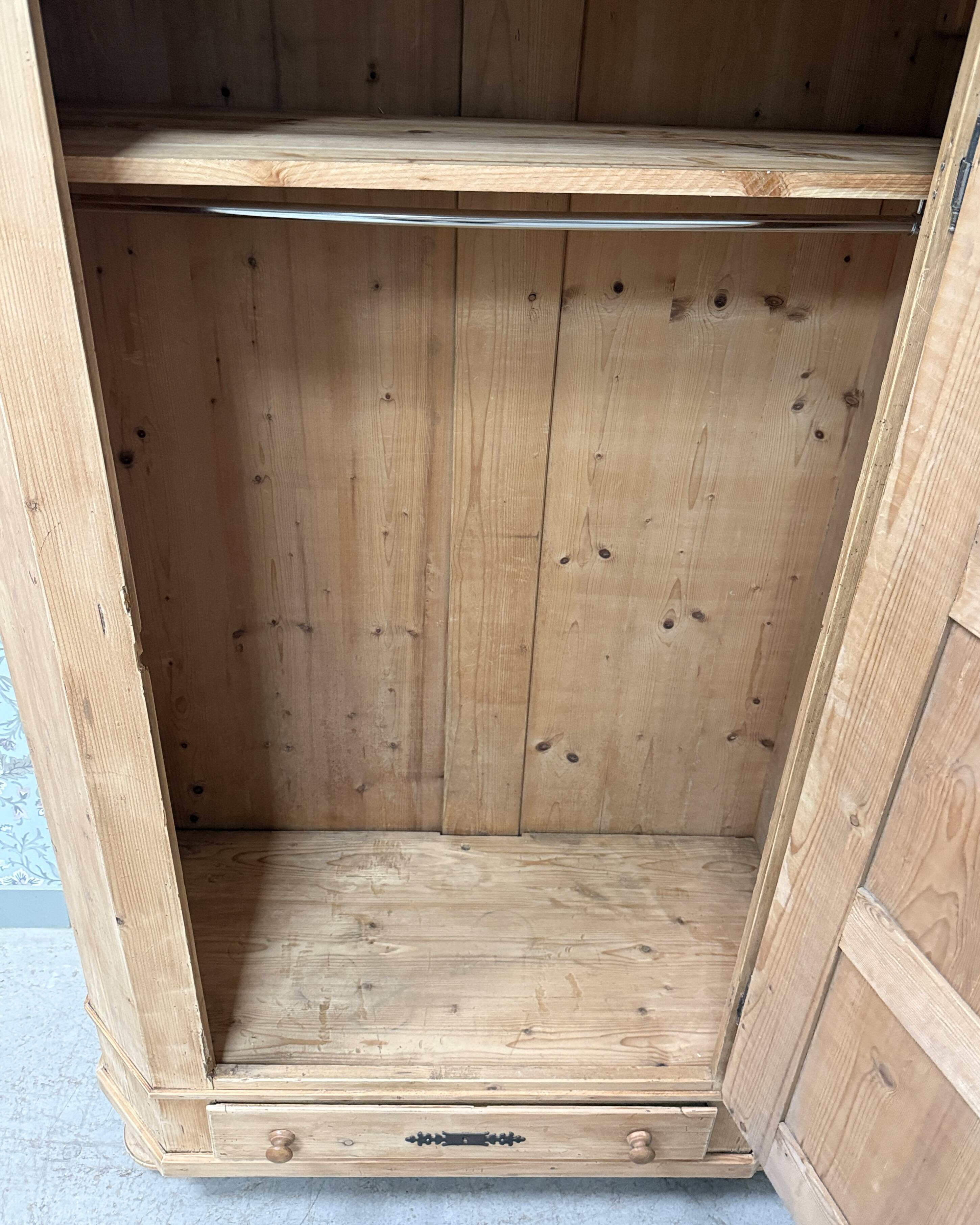 Antique pine bonnetière (renovated)