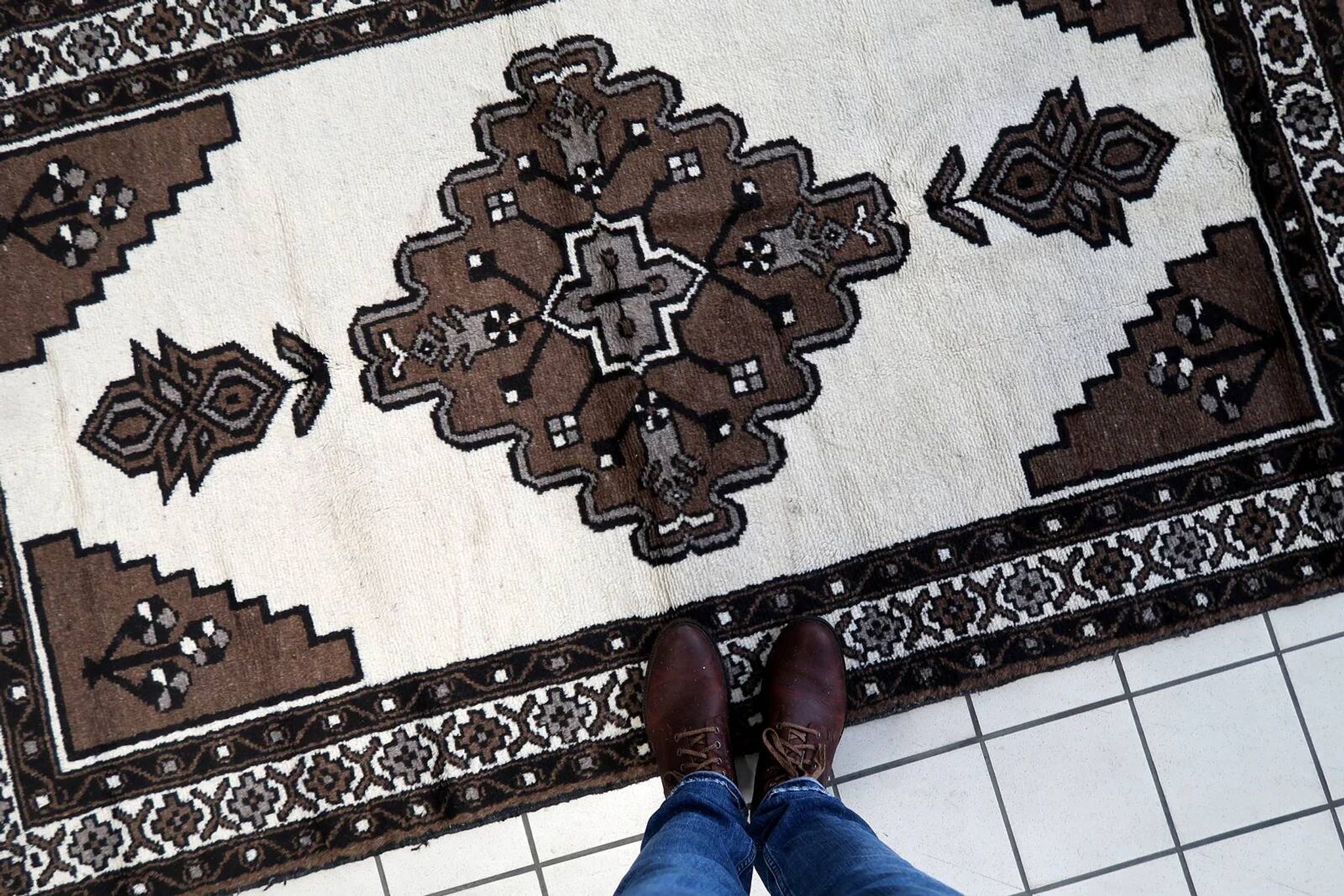 Handmade vintage Persian Gabbeh rug 128cm x 211cm, 1970s