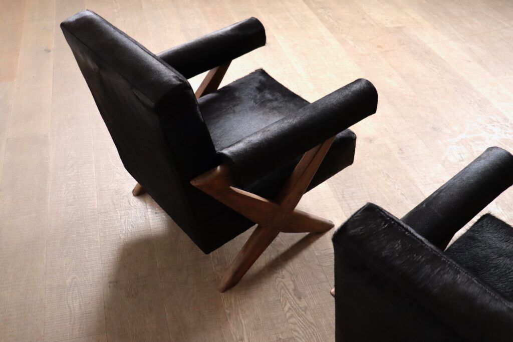 Paire de fauteuils lounge à jambes en X de Pierre Jeanneret, Chandigarh années 1960.