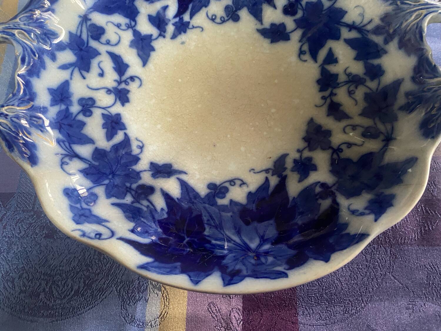 Deep dish U&C Sarreguemines model Bryonia