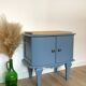 Chevet vintage bleu de nîmes et chêne