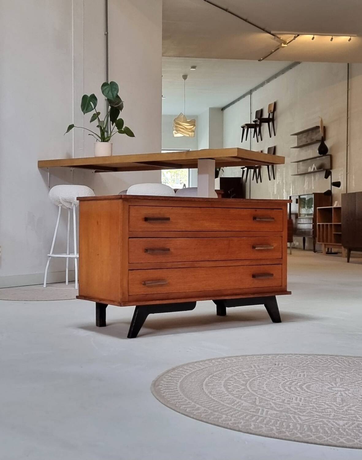 Mid-century drawer cabinet