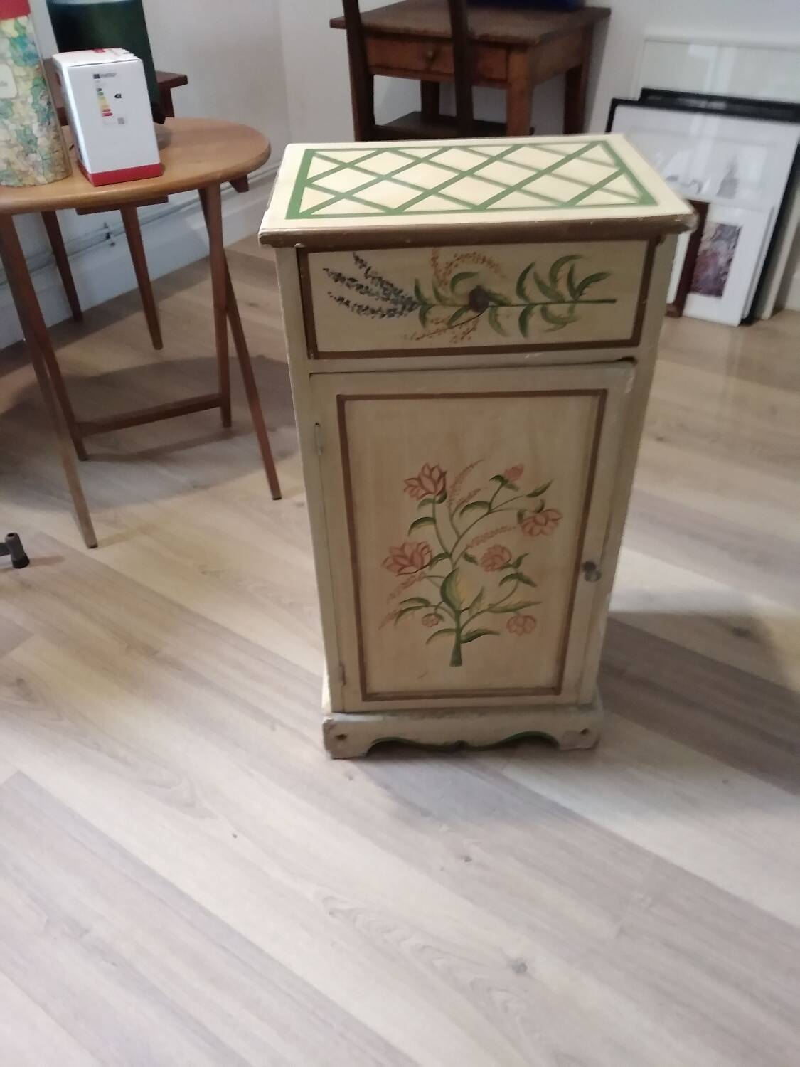 Small cabinet with door and drawer
