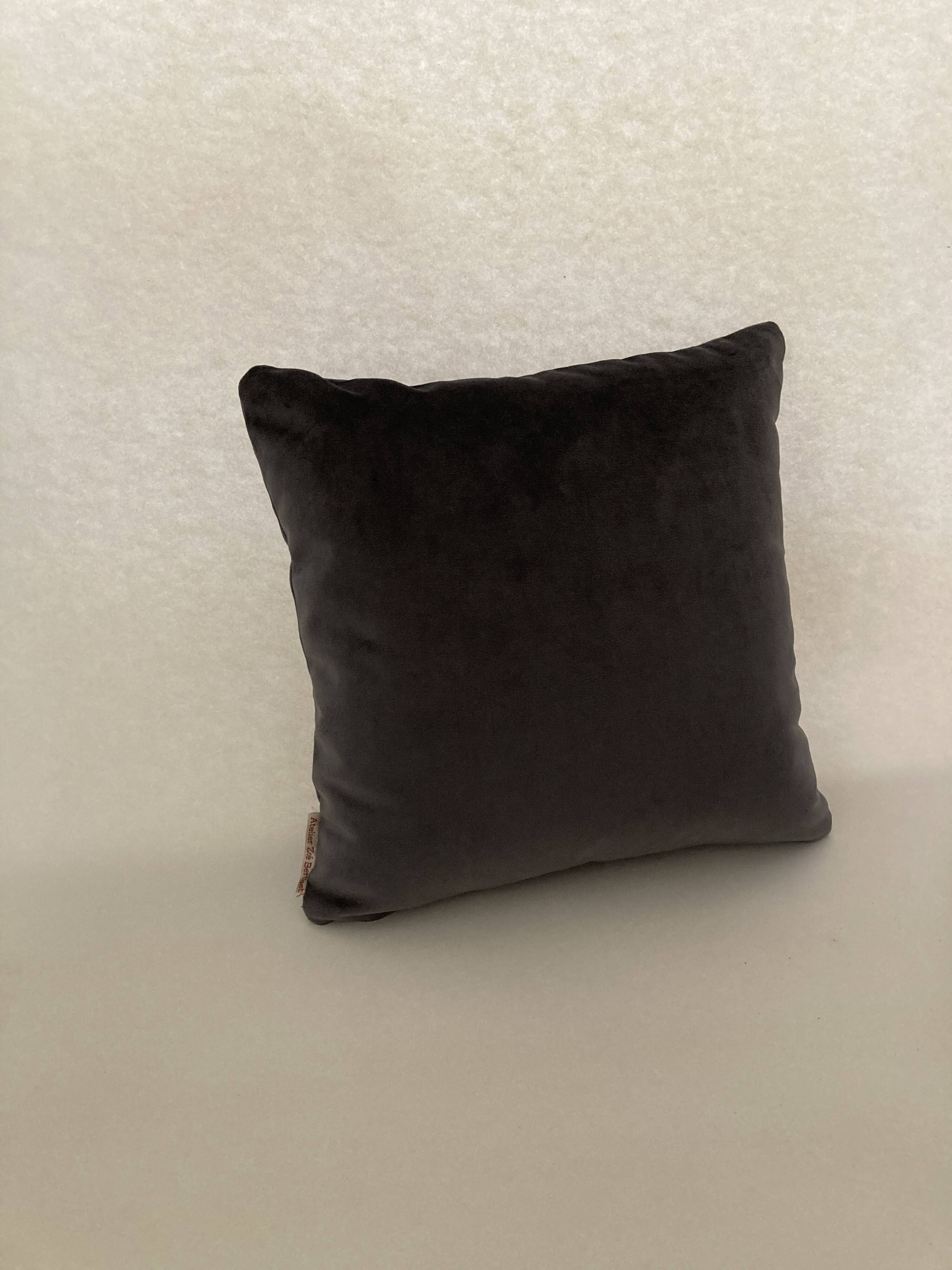 Coussin velours gris anthracite