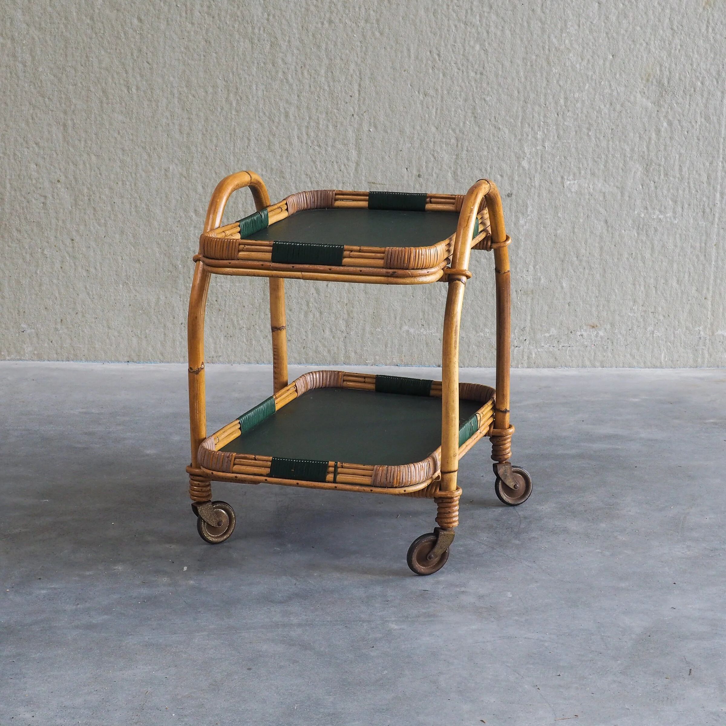 Chariot de service en bambou vintage