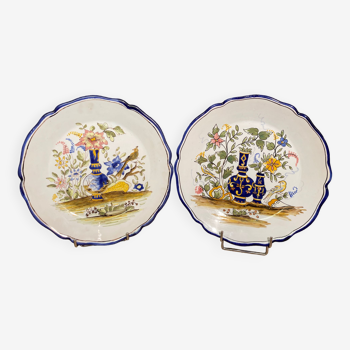 Pair of Nevers earthenware plates signed Georges