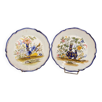 Pair of Nevers earthenware plates signed Georges