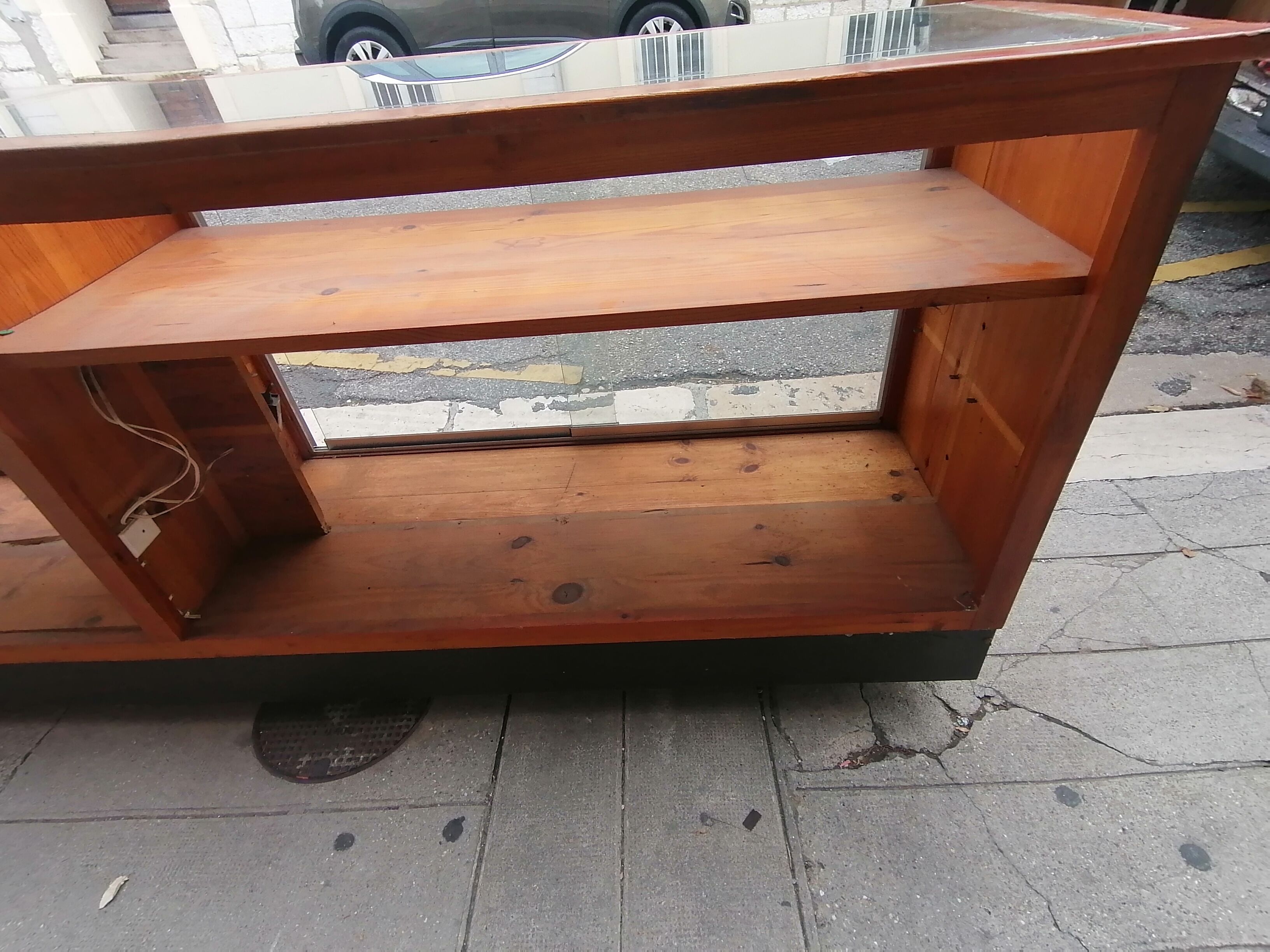 Glazed store bank from the 70s.