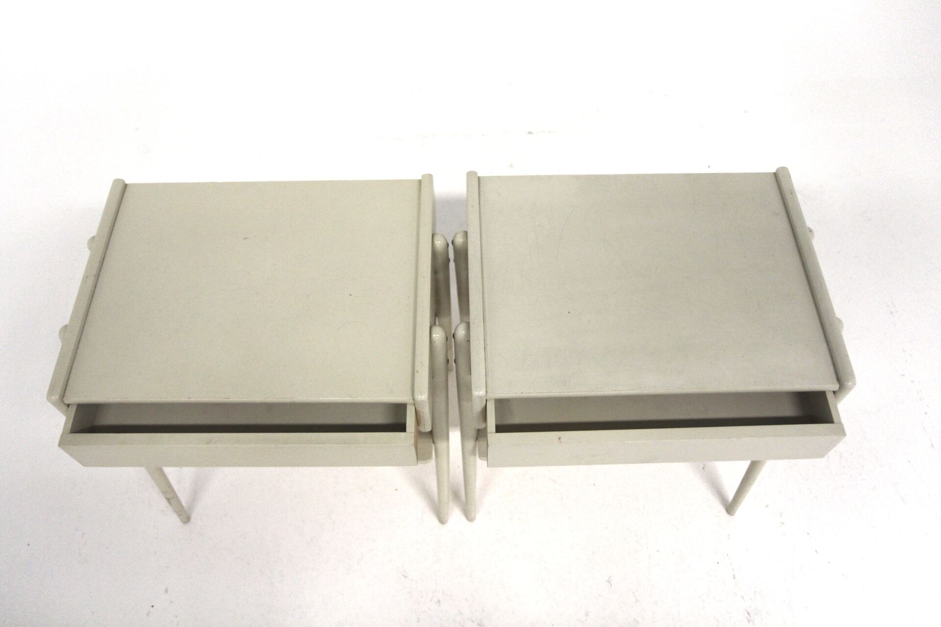 Set of 2 Scandinavian bedside tables in teak, AB Carlströms & Co Möbelfabrik.