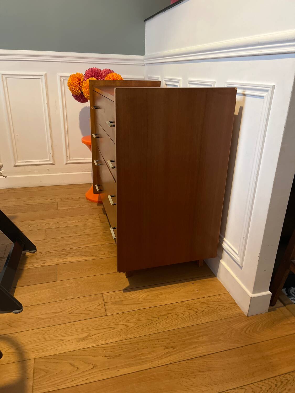 Vintage chest of drawers with splayed legs
