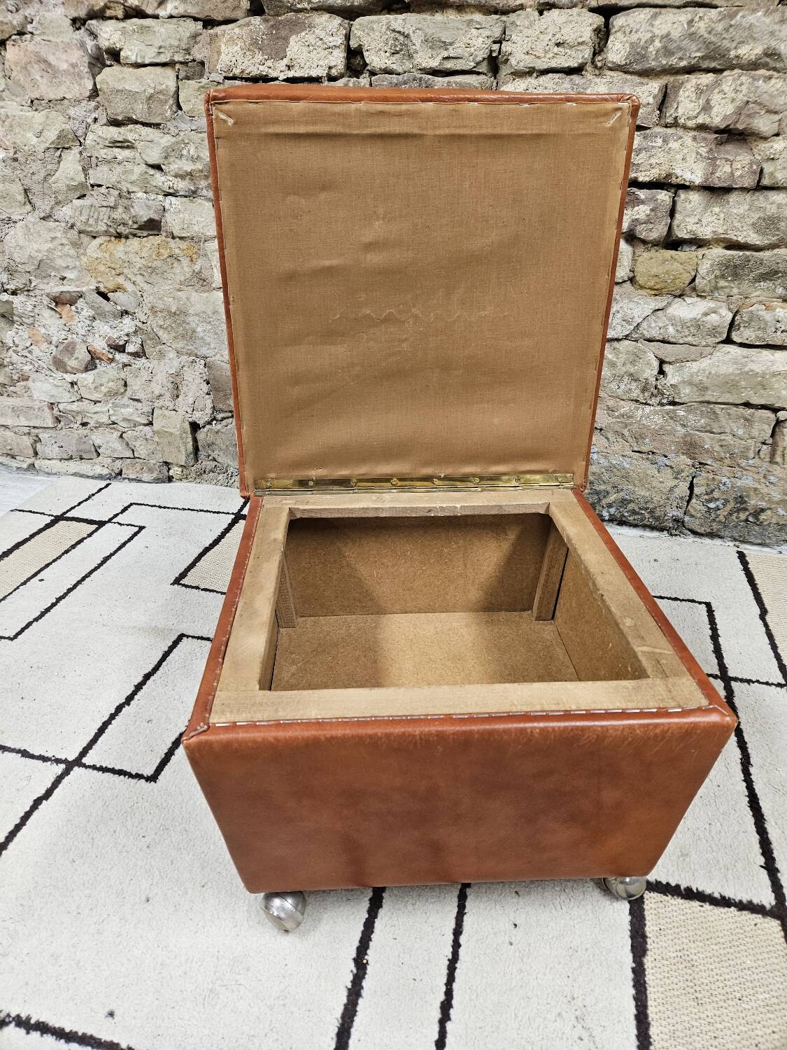 Ottoman chest pouf 1960 leather on vintage casters