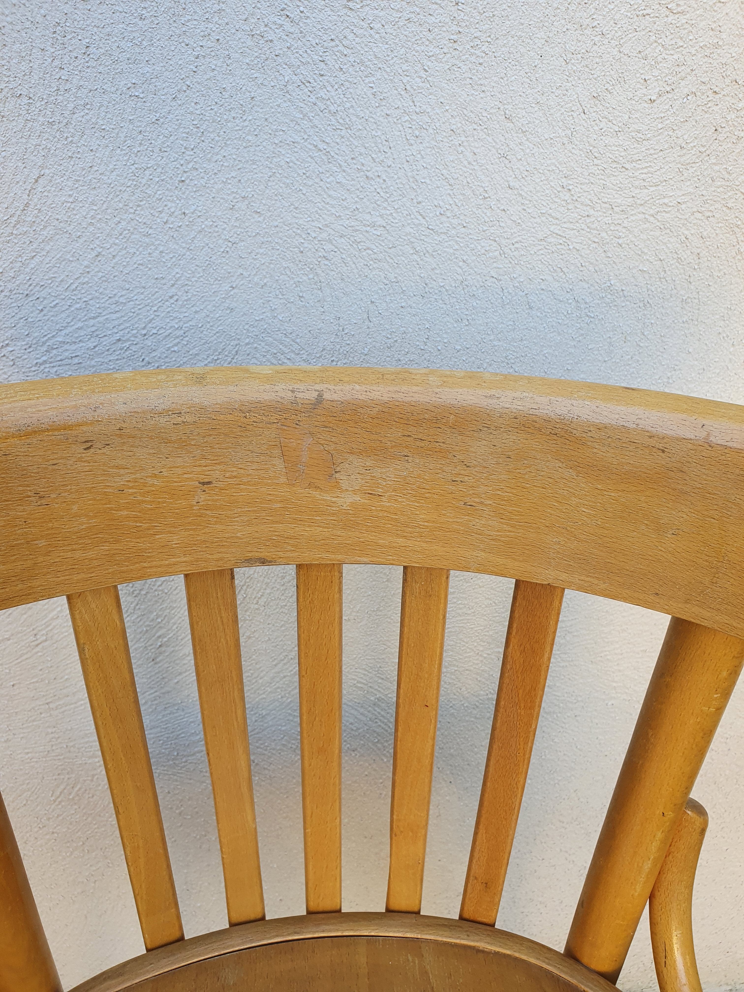 Fauteuil de bistrot pouvant servir de chaise de bureau