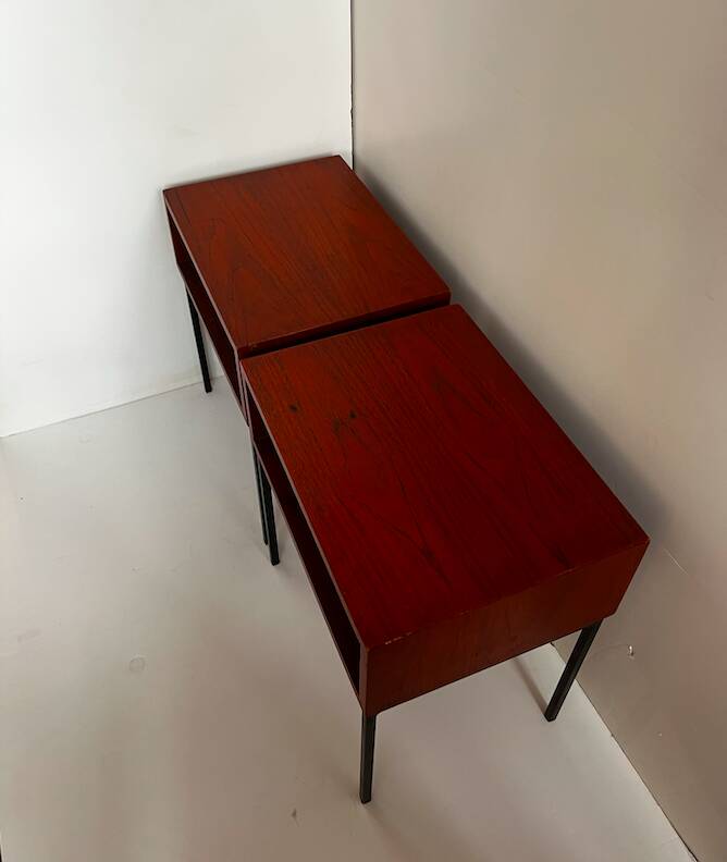 Pair of modernist bedside tables "Horatio" by Kuperus