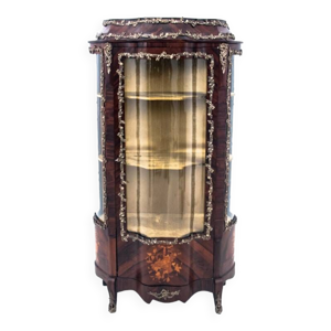 vitrine vieillie, France, - vers