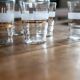 Lot de 8 verres granités blancs